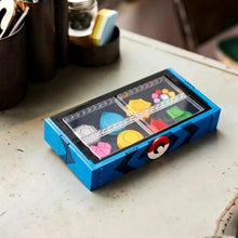 Load image into Gallery viewer, Pokemon Kanto Region Abzeichen-Sammlung Klemm-Baustein Set mit 312 Bausteinen