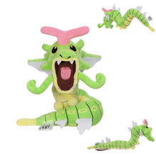 Lade das Bild in den Galerie-Viewer, Raupy Caterpie Pokemon Plüschtier (ca. 30x10x9cm)