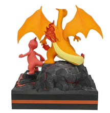 Lade das Bild in den Galerie-Viewer, Glumanda Charmander, Glutexo Charmeleon, Glurak Charizard Evolution Familie Figur Statue