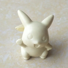 Load image into Gallery viewer, Pokemon Pikachu 3D Silikon Form für Kuchen oder Torten Deko