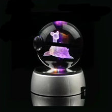 Lade das Bild in den Galerie-Viewer, Kristall Pokeball mit 3D Effekt Realxo Mewtu Pikachu uvm. kaufen