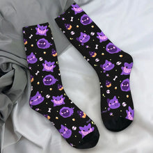 Load image into Gallery viewer, Farbenfrohe Gengar Socken in vielen bunten Motiven
