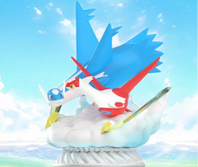 Lade das Bild in den Galerie-Viewer, Pokemon Latios mit Latias Figur Statue (ca. 18cm)