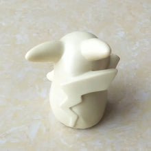 Load image into Gallery viewer, Pokemon Pikachu 3D Silikon Form für Kuchen oder Torten Deko