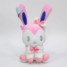 Load image into Gallery viewer, Eevee / Evoli Kawaii Plüsch Pokemon (Vaporeon Espeon Umbreon Leafeon) kaufen