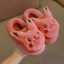 Lade das Bild in den Galerie-Viewer, Pokemon Pikachu Plüschige Kinder Hausschuhe kaufen