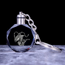 Lade das Bild in den Galerie-Viewer, Pokemon Kristall Anhänger mit 3D Effekt - viele Motive kaufen