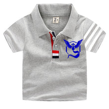 Load image into Gallery viewer, Pokemon Polo Shirts für Kinder mit vielen verschiedenen Motiven für den Sommer kaufen