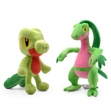 Lade das Bild in den Galerie-Viewer, Grovyle / Geckarbor Plüsch Pokemon (ca. 19cm / 33cm) kaufen