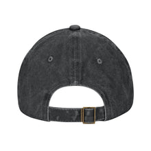 Lade das Bild in den Galerie-Viewer, Stylishe Pokemon Gengar Cap mit Gameboy Motiv
