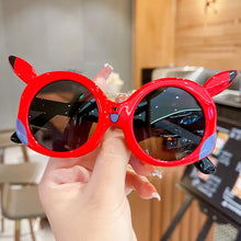 Load image into Gallery viewer, Pikachu Sonnenbrille für Kinder Fasching, Karneval, Sommer
