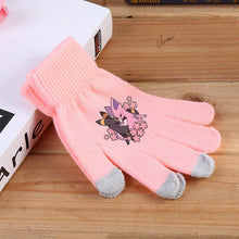 Load image into Gallery viewer, Flauschige Winter Handschuhe mit Pokemon Motiven in Pink oder Schwarz
