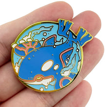 Load image into Gallery viewer, Rayquaza, Groudon oder Kyogre Brosche, Pin Anstecker
