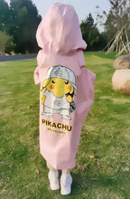 Lade das Bild in den Galerie-Viewer, Pikachu Pokemon Regenumhang Jacke für Kinder
