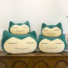 Load image into Gallery viewer, Plüschiges Relaxo Snorlax Kissen (35-55cm) als Deko oder zum kuscheln
