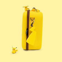 Lade das Bild in den Galerie-Viewer, Pokemon Pikachu Anhänger in 2 Größen

