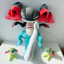 Lade das Bild in den Galerie-Viewer, Katapuldra Dragapult Plüsch Pokemon (ca. 45cm)
