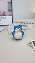 Load and play video in Gallery viewer, Lustiges Relaxo Snorlax Wackel Spielzeug
