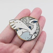 Load and play video in Gallery viewer, Lugia oder Ho-Oh Pin Anime Pokemon Brosche Anstecker
