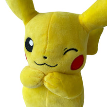 Lade das Bild in den Galerie-Viewer, Liebliche Plüsch Pikachus in 3 verschiedenen Varianten kaufen
