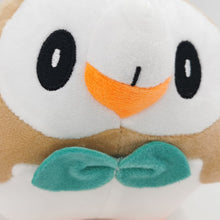 Lade das Bild in den Galerie-Viewer, Plüschfigur Pokémon Rowlet Bauz, ca. 17 cm kaufen
