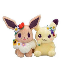 Lade das Bild in den Galerie-Viewer, Pikachu Eevee - Evoli Süße Plüschtier Pokemon (ca. 18cm) Oster Edition kaufen
