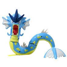 Load image into Gallery viewer, Gyarados / Garados Spielzeug Figur mit Pokeball - Pokemon Spiel Set kaufen
