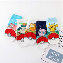 Load image into Gallery viewer, Pokemon One Size Socken (verschiedene Motive) kaufen
