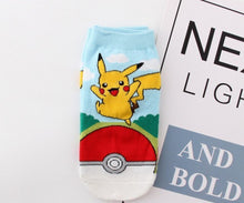 Load image into Gallery viewer, Pokemon One Size Socken (verschiedene Motive) kaufen

