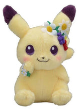 Lade das Bild in den Galerie-Viewer, Pikachu oder Evoli Niedliche Kuschel Pokemon (ca. 18cm) Blumen Edition kaufen
