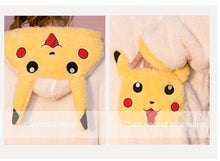 Lade das Bild in den Galerie-Viewer, Pokemon Pikachu Kuscheliger Fleece Bademantel kaufen

