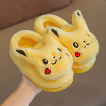 Lade das Bild in den Galerie-Viewer, Pokemon Pikachu Plüschige Kinder Hausschuhe kaufen
