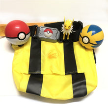 Lade das Bild in den Galerie-Viewer, Pokemon Poke Ball Gürtel mit 2x Pokeball und 1x Figur kaufen
