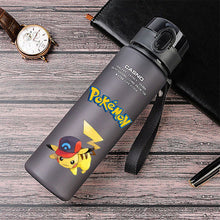 Lade das Bild in den Galerie-Viewer, Sport und Trinkflasche mit Pokemon Pikachu Motiv kaufen
