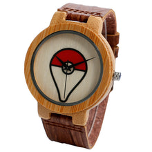 Load image into Gallery viewer, Pokeball Pokemon Bambus Holz Armbanduhr kaufen
