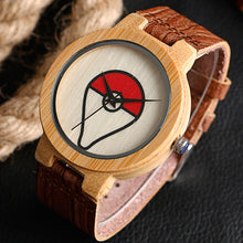 Load image into Gallery viewer, Pokeball Pokemon Bambus Holz Armbanduhr kaufen

