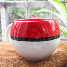 Lade das Bild in den Galerie-Viewer, Pokemon Pokeball Tasse kaufen
