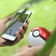 Lade das Bild in den Galerie-Viewer, Pokeball 10000mAh Powerbank (Dual USB, 5V/2.1A) kaufen
